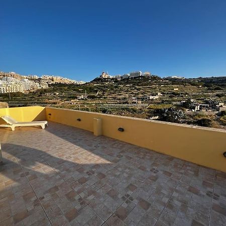 Conmal Penthouse In Mellieha Bay Διαμέρισμα Εξωτερικό φωτογραφία