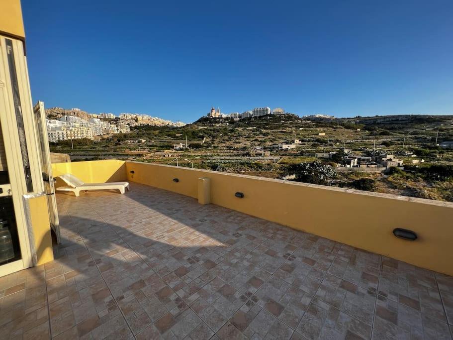 Conmal Penthouse In Mellieha Bay Διαμέρισμα Εξωτερικό φωτογραφία